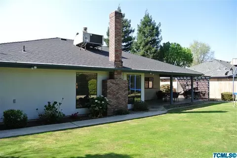 1020 E Cambridge Ave, Visalia, CA 93292 photo 10