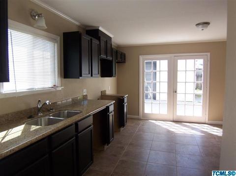 1055 E Academy Ave, Tulare, CA 93274 photo 4