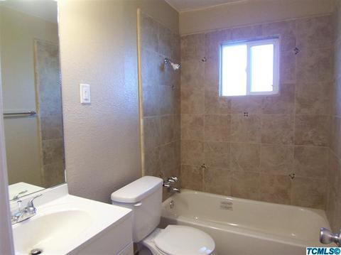 1055 E Academy Ave, Tulare, CA 93274 photo 5