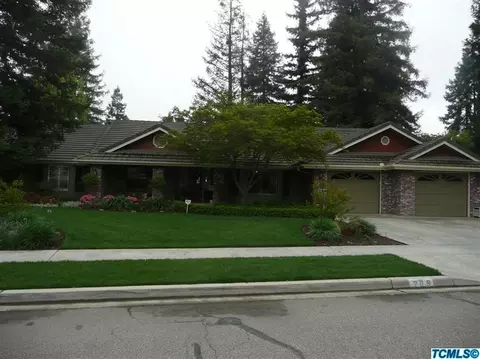 209 E Parkview Ave, Visalia, CA 93277 photo 1
