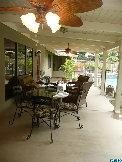 209 E Parkview Ave, Visalia, CA 93277 photo 19