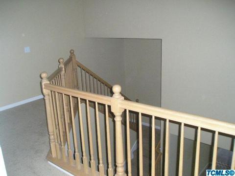 823 E Sunnyside Ave, Visalia, CA 93292 photo 17