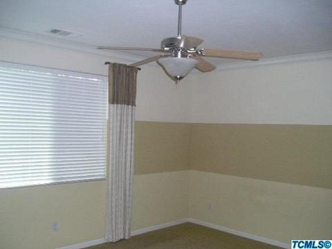 823 E Sunnyside Ave, Visalia, CA 93292 photo 10