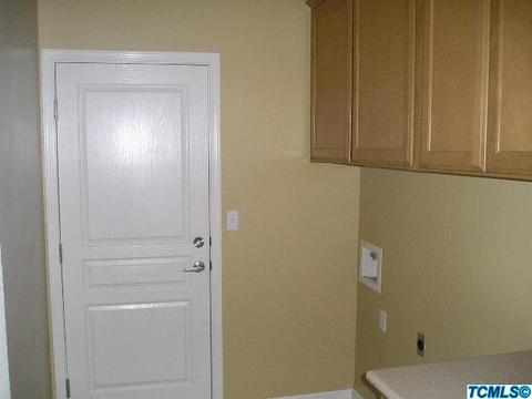823 E Sunnyside Ave, Visalia, CA 93292 photo 13
