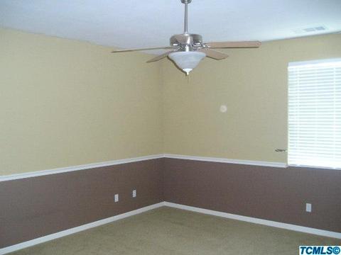 823 E Sunnyside Ave, Visalia, CA 93292 photo 15