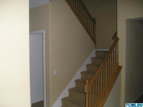823 E Sunnyside Ave, Visalia, CA 93292 photo 9