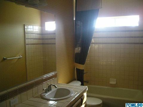823 E Sunnyside Ave, Visalia, CA 93292 photo 16