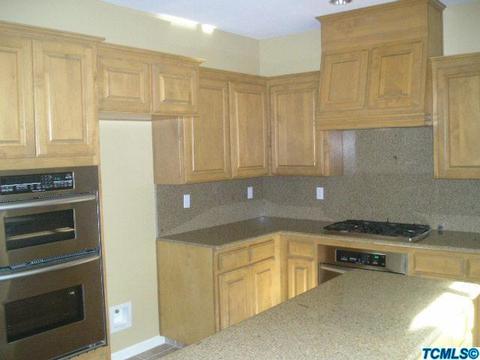 823 E Sunnyside Ave, Visalia, CA 93292 photo 6