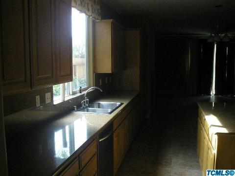 823 E Sunnyside Ave, Visalia, CA 93292 photo 5