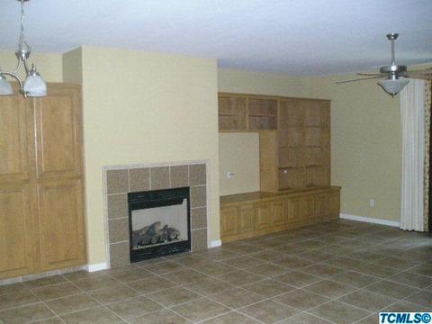 823 E Sunnyside Ave, Visalia, CA 93292 photo 7