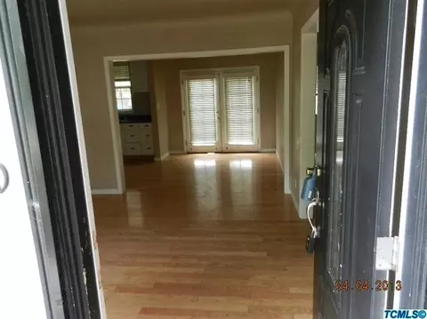 940 E Simpson Ave, Fresno, CA 93704 photo 2