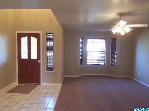 1291 E Fairview Ave, Tulare, CA 93274 photo 3