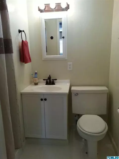 3115 E Meadow Ave, Visalia, CA 93292 photo 5