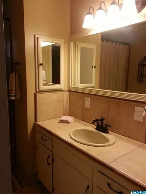 3115 E Meadow Ave, Visalia, CA 93292 photo 6