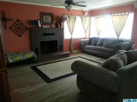 3115 E Meadow Ave, Visalia, CA 93292 photo 4