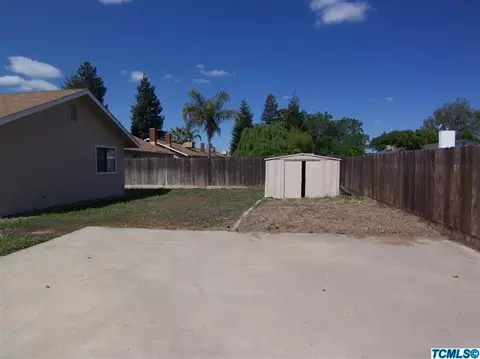 1438 E Brea Ave, Tulare, CA 93274 photo 11