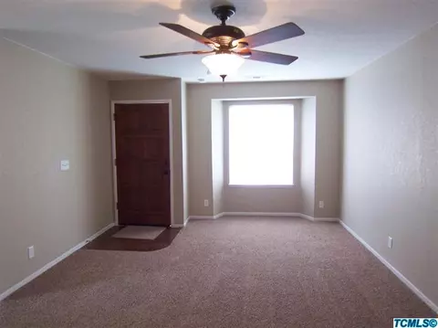 1438 E Brea Ave, Tulare, CA 93274 photo 2