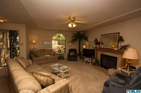 1585 River Bluff Dr, Reedley, CA 93654 photo 4
