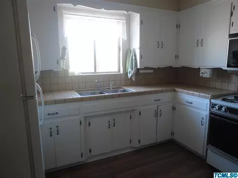 441 S Francis Ave, Exeter, CA 93221 photo 2