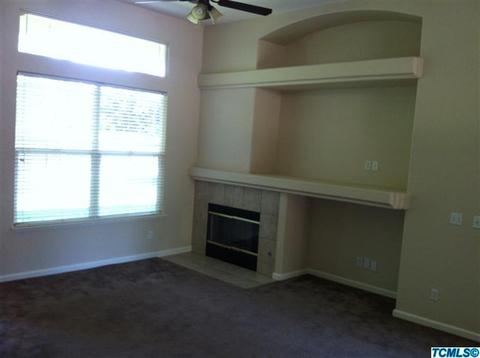 3946 Elowin Ave, Visalia, CA 93292 photo 2