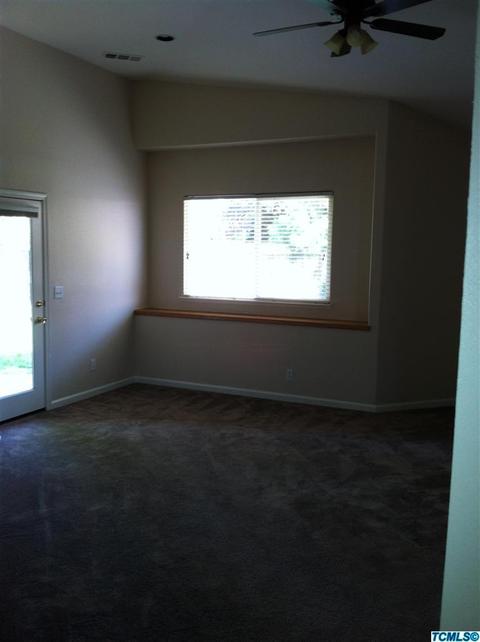 3946 Elowin Ave, Visalia, CA 93292 photo 5