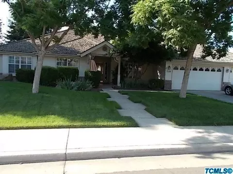 1548 E Paradise Ave, Visalia, CA 93292 photo 1