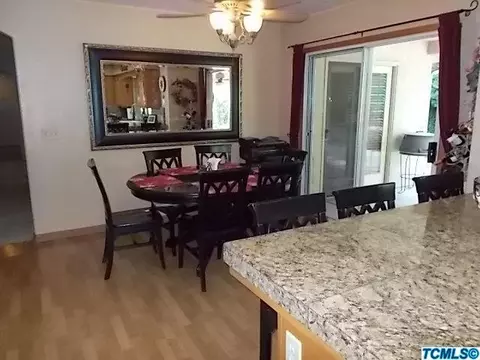 1548 E Paradise Ave, Visalia, CA 93292 photo 9