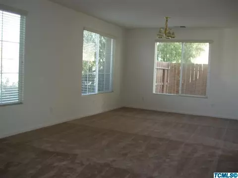 4303 E Cambridge Ave, Visalia, CA 93292 photo 2