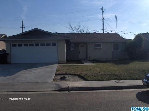 19725 Hemlock Ln, Lemoore, CA 93245 photo 1