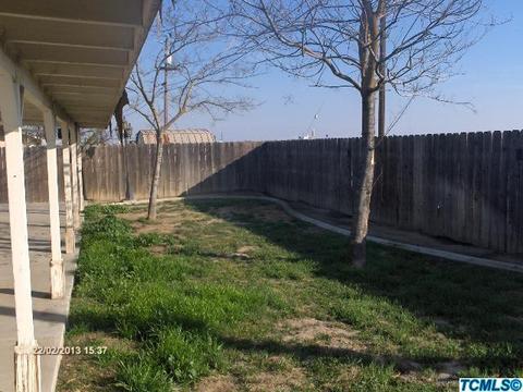 19725 Hemlock Ln, Lemoore, CA 93245 photo 2