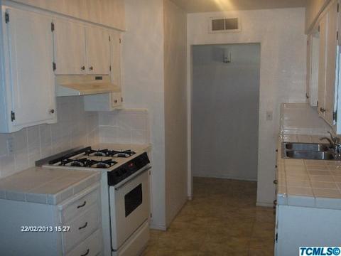 19725 Hemlock Ln, Lemoore, CA 93245 photo 3