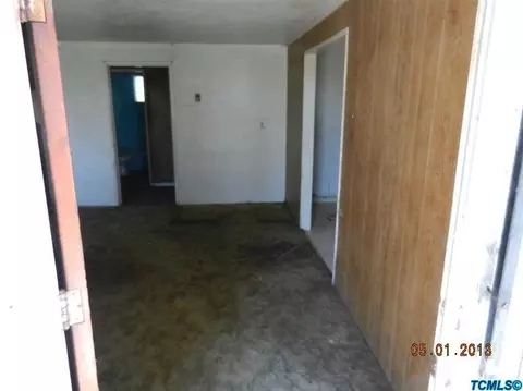 251 N Trinity Ave, Kerman, CA 93630 photo 2