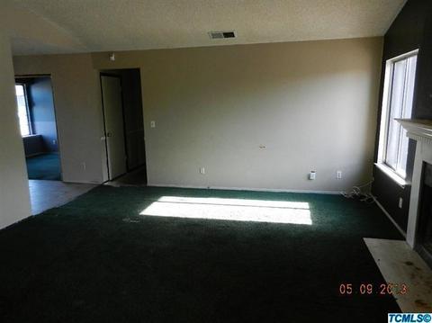 2274 Mitchell Ave, Selma, CA 93662 photo 3