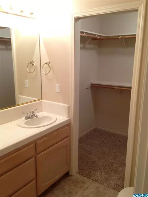 1273 E Davis Dr, Dinuba, CA 93618 photo 8