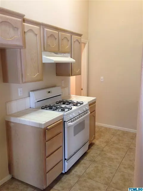 1273 E Davis Dr, Dinuba, CA 93618 photo 4