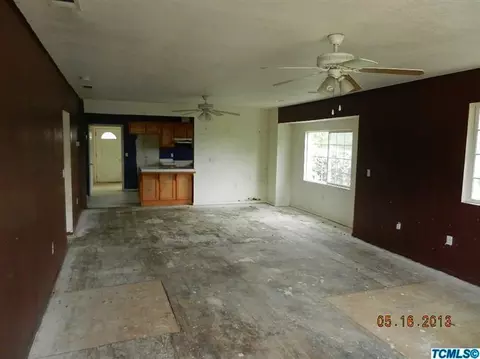 516 N St, Sanger, CA 93657 photo 2