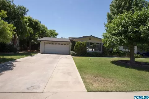 346 W Wayside Dr, Dinuba, CA 93618 photo 2