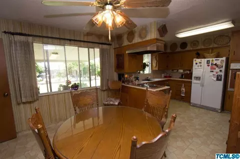 346 W Wayside Dr, Dinuba, CA 93618 photo 9
