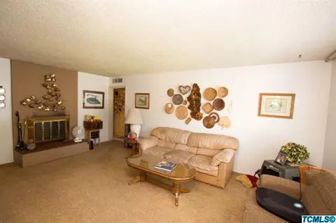 346 W Wayside Dr, Dinuba, CA 93618 photo 6