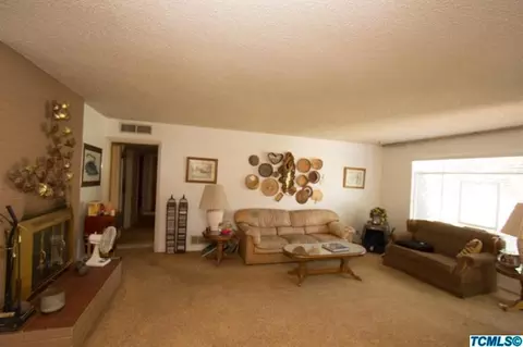 346 W Wayside Dr, Dinuba, CA 93618 photo 7