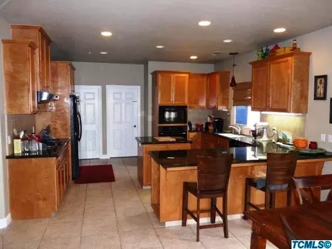 714 W Meadow Ct, Exeter, CA 93221 photo 3
