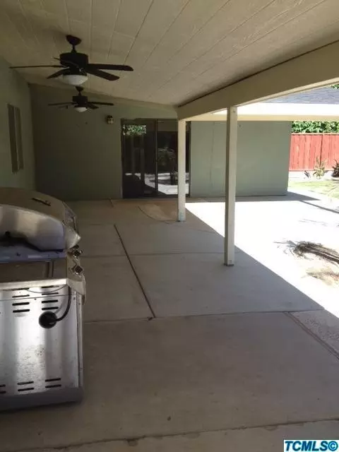 1741 E Seeger Ct, Visalia, CA 93292 photo 2