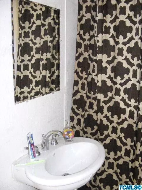 600 E Tulare Ave, Visalia, CA 93292 photo 9