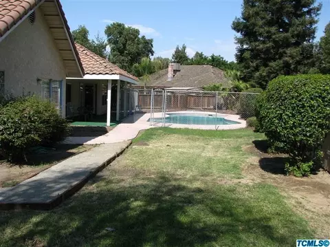 625 E Sunnyview Ct, Visalia, CA 93292 photo 8