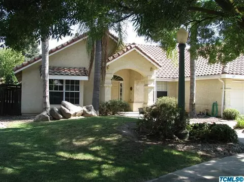 625 E Sunnyview Ct, Visalia, CA 93292 photo 2