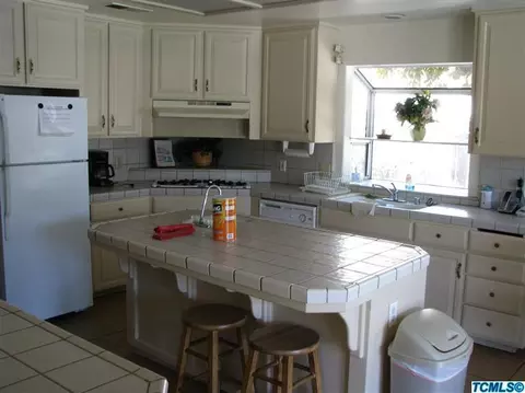 625 E Sunnyview Ct, Visalia, CA 93292 photo 6