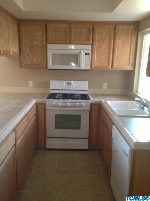 2728 E Vine Ave, Visalia, CA 93292 photo 4