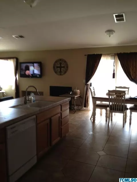 2318 S Kent St, Visalia, CA 93277 photo 7