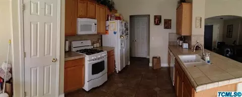 2318 S Kent St, Visalia, CA 93277 photo 10