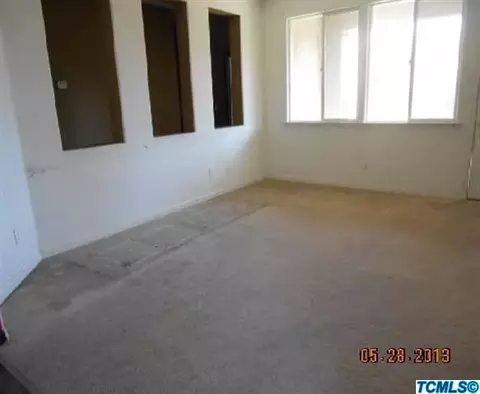477 E Abbott Ave, Reedley, CA 93654 photo 2